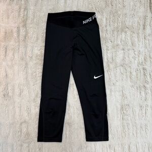 Cropped Nike Pro Leggings
